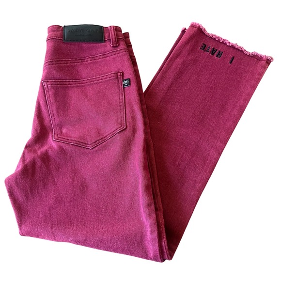 Lazy Oaf Denim - LAZY OAF x Daria I HATE EVERYBODY‎ Magenta Jeans Size 26 Cropped Raw Hem